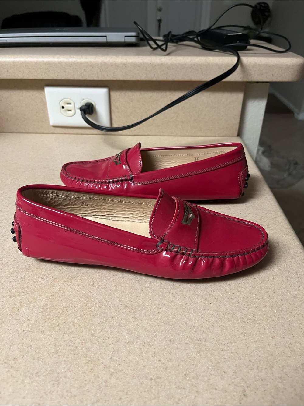 Tod's Fuchsia Pink Patent Leather Penny Slip On Loafers  Flats - 36 = 6